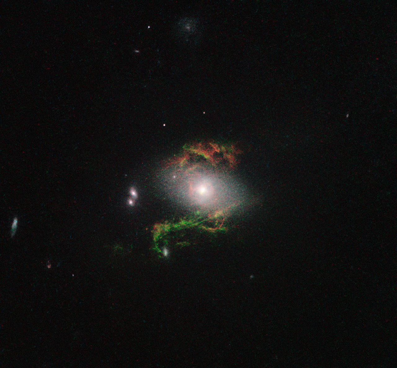 Hubble view of green filament in galaxy 2MASX J15100402+0740370
