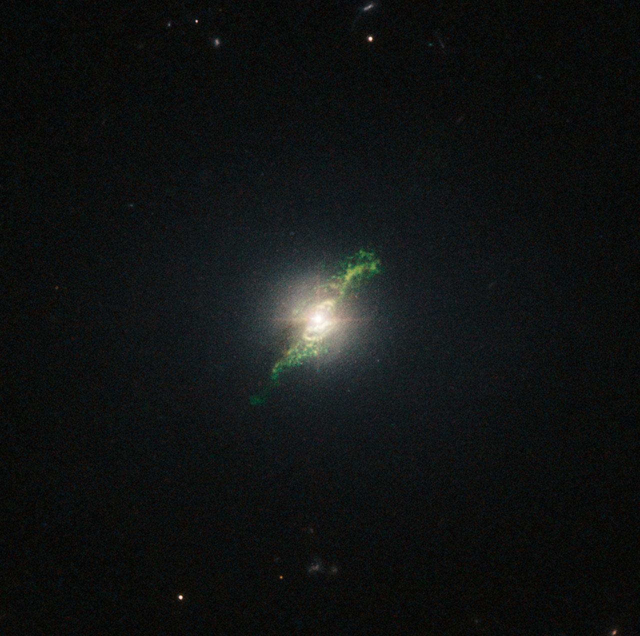 Hubble view of green filament in galaxy Mrk 1498