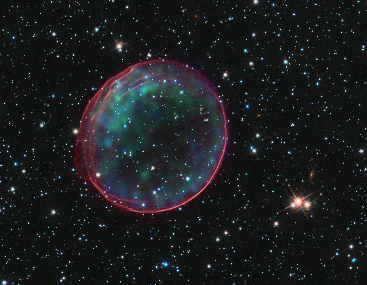 Hubble and Chandra spot a celestial bauble