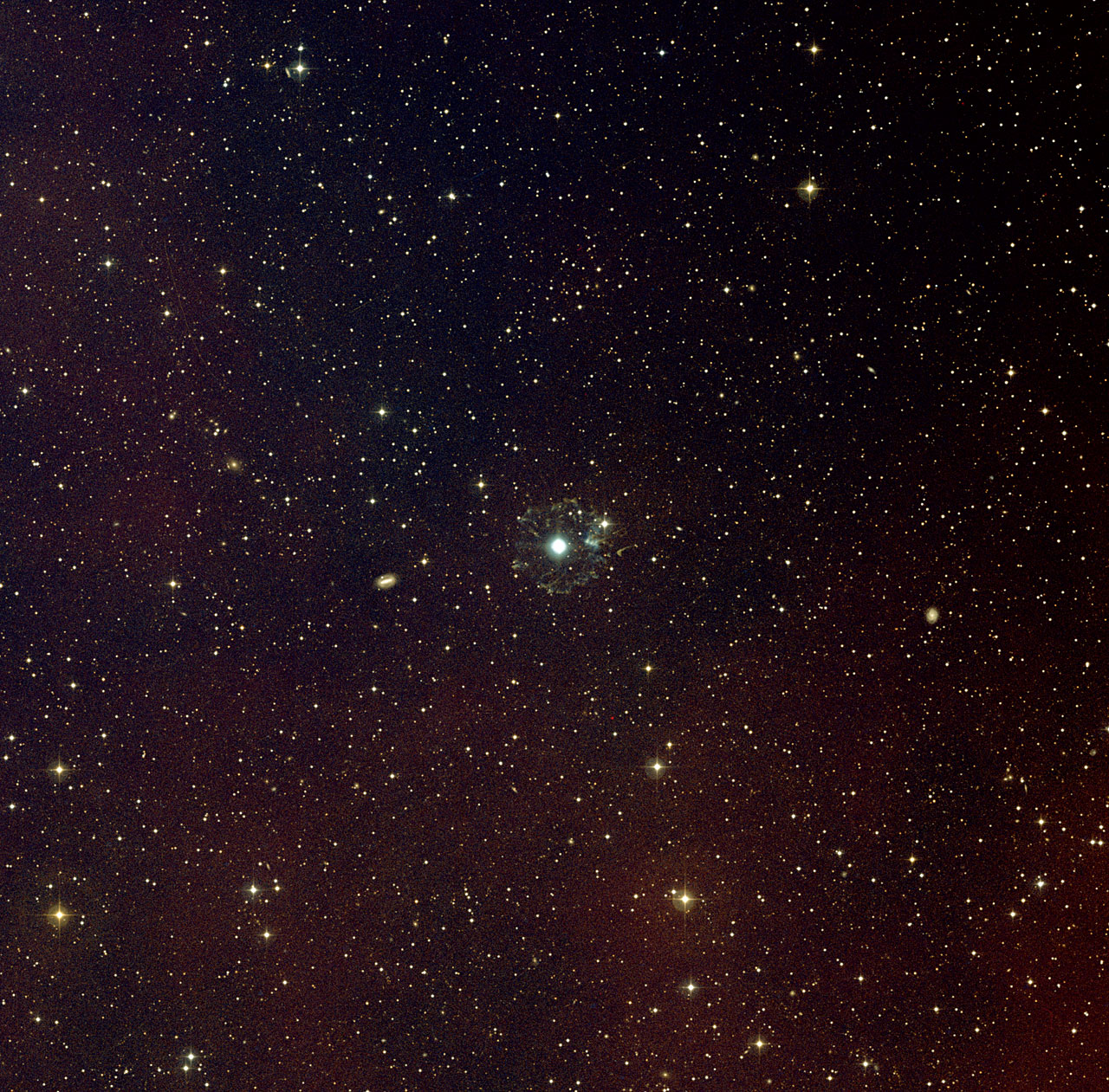 Cat's Eye Nebula image imaged with Digitized Sky Survey 2 (ground-based image)